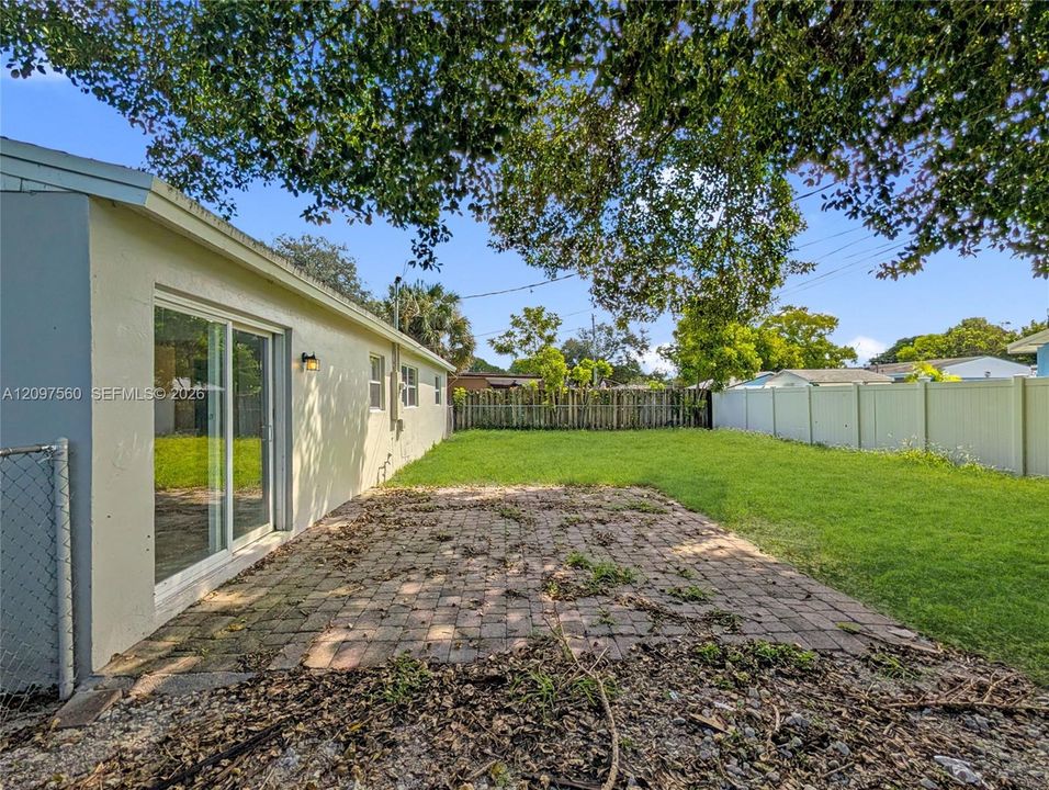 For Sale: $435,000 (3 beds, 2 baths, 1248 Square Feet)