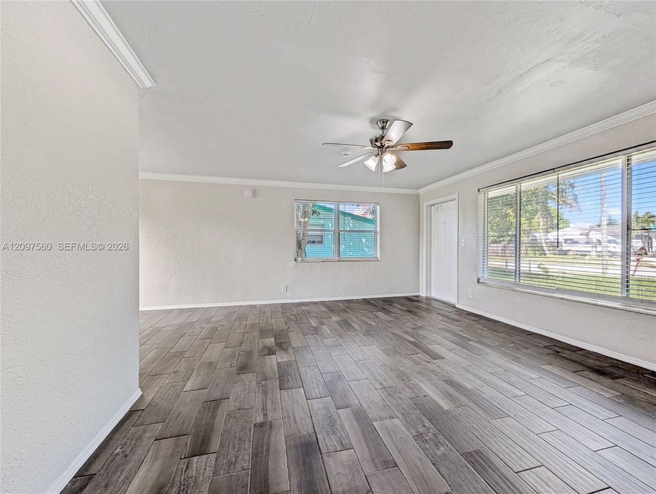 For Sale: $435,000 (3 beds, 2 baths, 1248 Square Feet)