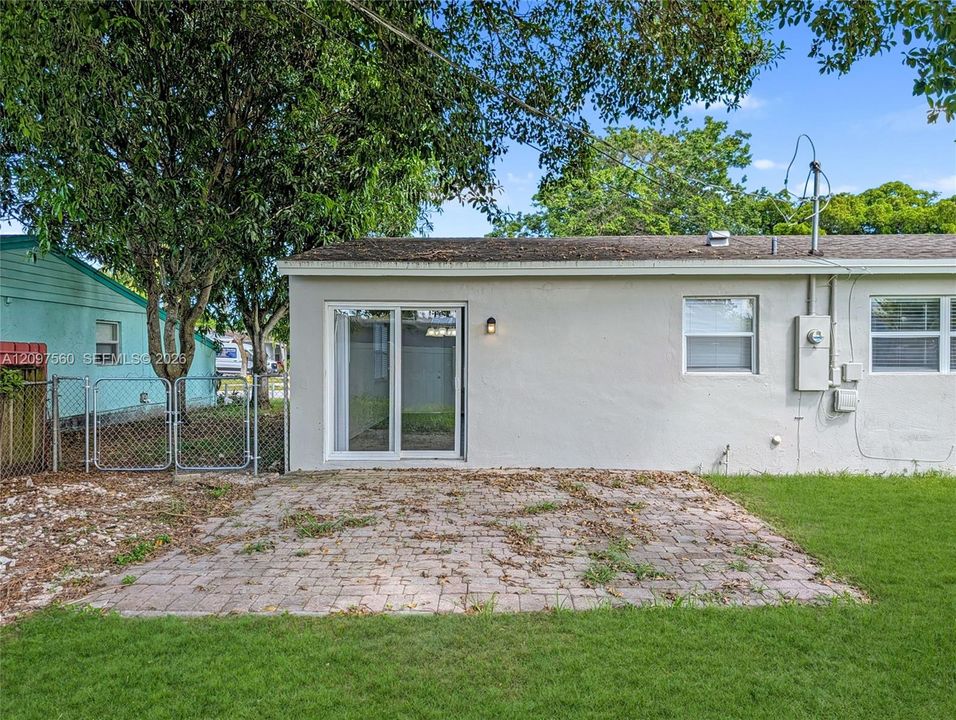 For Sale: $435,000 (3 beds, 2 baths, 1248 Square Feet)