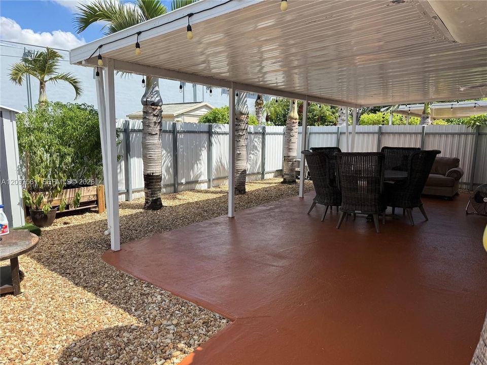 For Rent: $2,800 (2 beds, 1 baths, 1652 Square Feet)