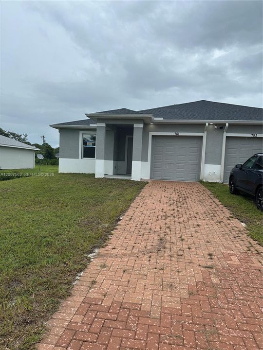 For Rent: $1,600 (3 beds, 2 baths, 1183 Square Feet)