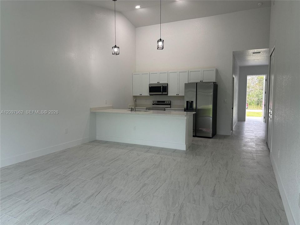 For Rent: $1,600 (3 beds, 2 baths, 1183 Square Feet)