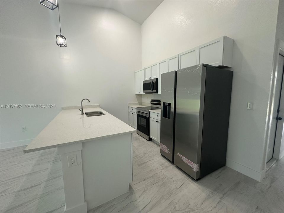 For Rent: $1,600 (3 beds, 2 baths, 1183 Square Feet)