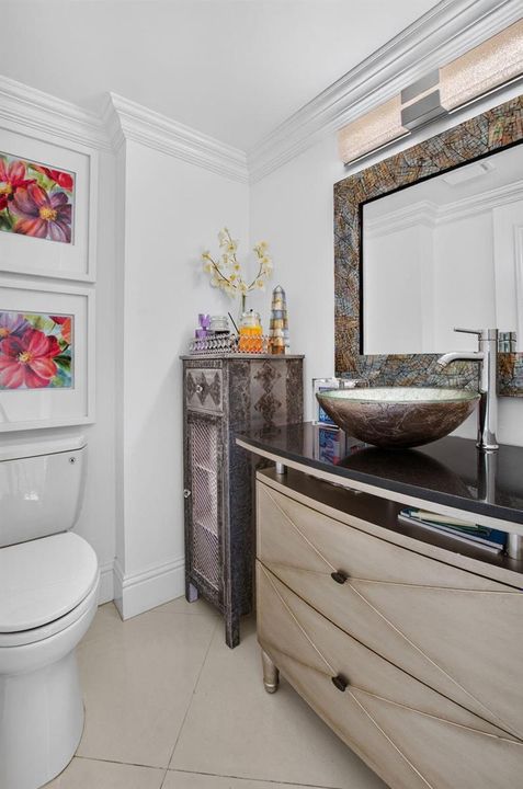 1/2 Guest Bathroom