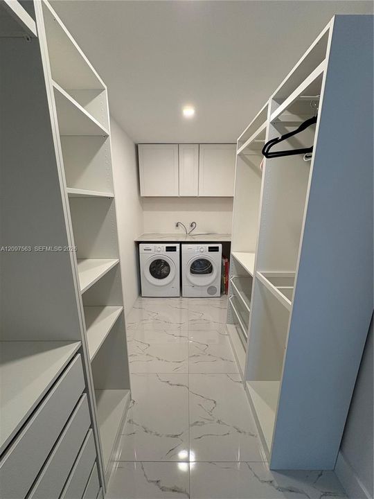 В аренду: $7,800 (2 спален, 2 ванн, 1324 Квадратных фут)
