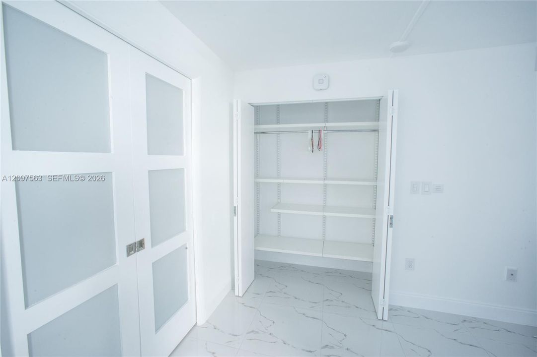 В аренду: $7,800 (2 спален, 2 ванн, 1324 Квадратных фут)