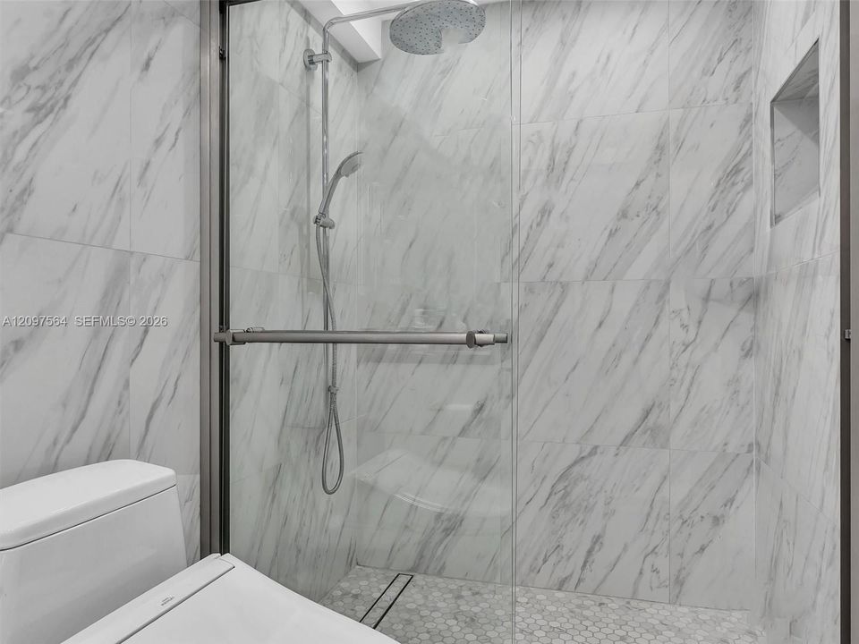 • Hallandale condos with no upcoming assessments