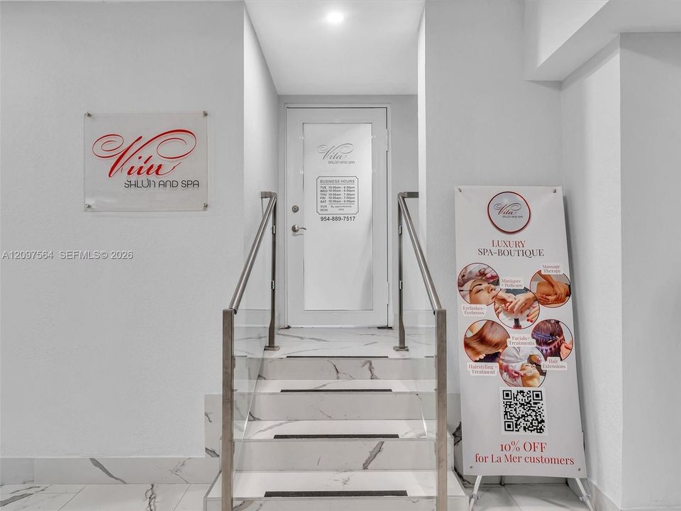 For Sale: $459,000 (1 beds, 1 baths, 960 Square Feet)