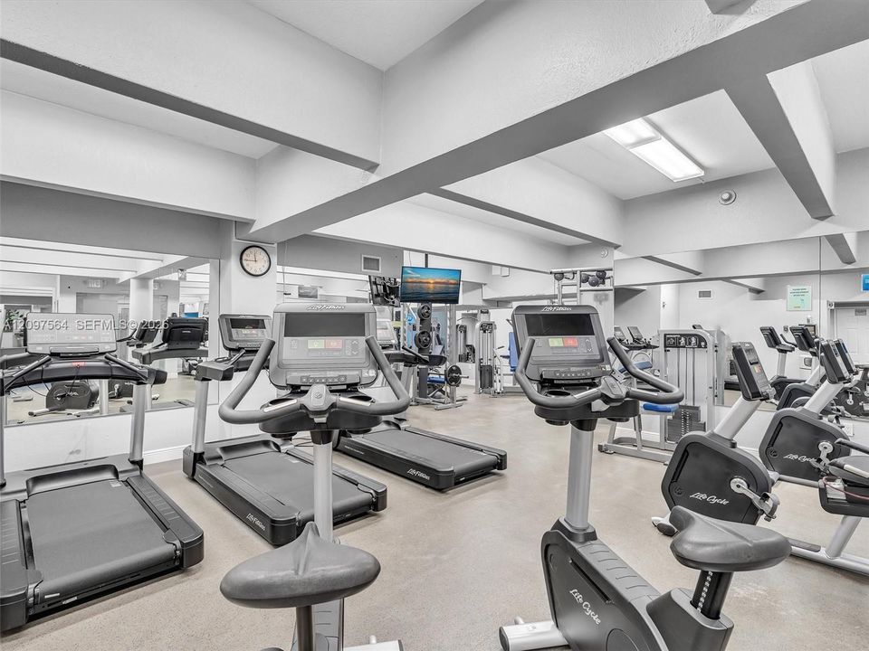 • 1904 S Ocean Dr 33009
