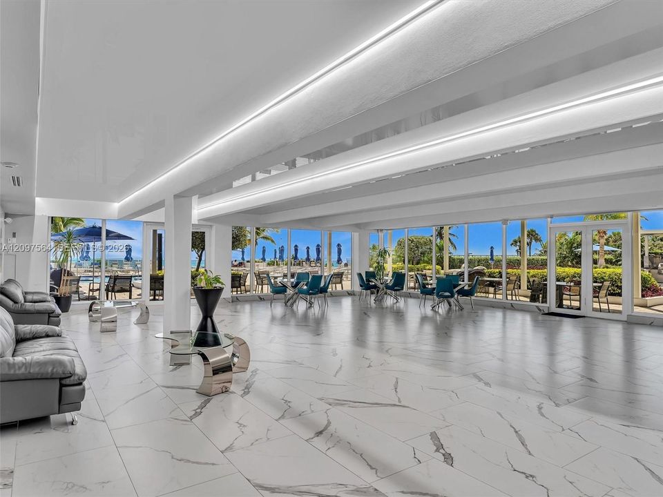 For Sale: $459,000 (1 beds, 1 baths, 960 Square Feet)