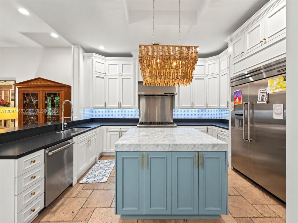 For Sale: $3,395,000 (4 beds, 3 baths, 3613 Square Feet)