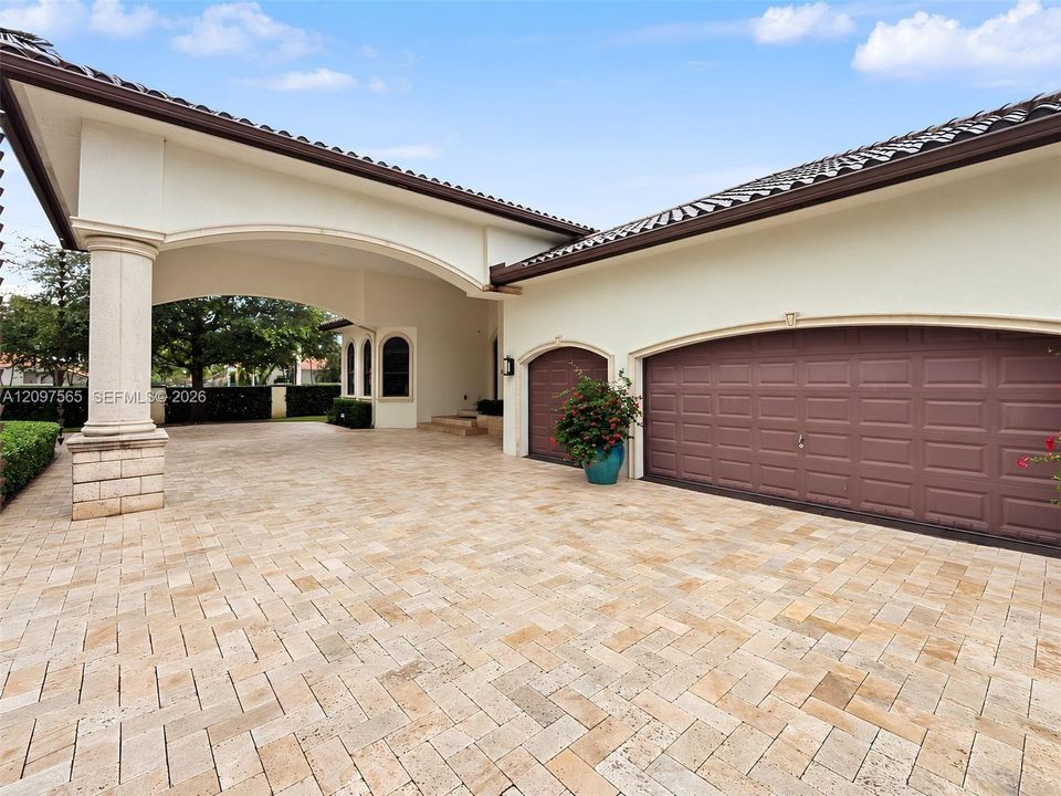 For Sale: $3,395,000 (4 beds, 3 baths, 3613 Square Feet)