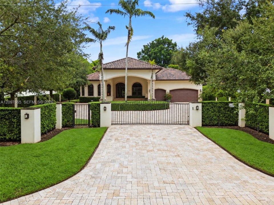 For Sale: $3,395,000 (4 beds, 3 baths, 3613 Square Feet)