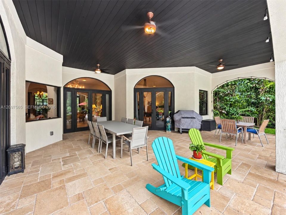 For Sale: $3,395,000 (4 beds, 3 baths, 3613 Square Feet)