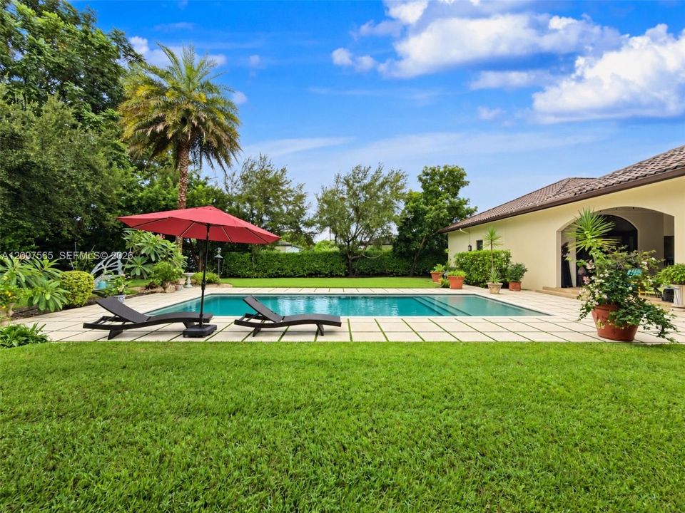 For Sale: $3,395,000 (4 beds, 3 baths, 3613 Square Feet)