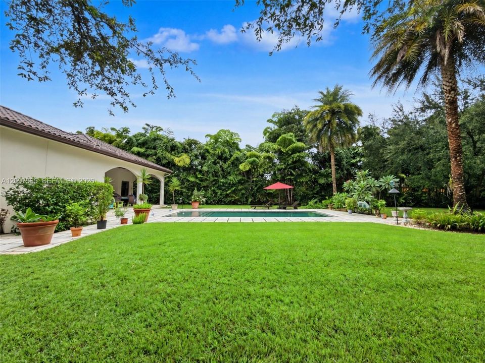 For Sale: $3,395,000 (4 beds, 3 baths, 3613 Square Feet)
