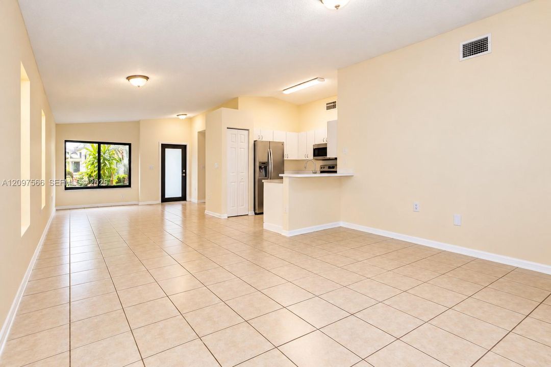 For Rent: $3,000 (3 beds, 2 baths, 1481 Square Feet)