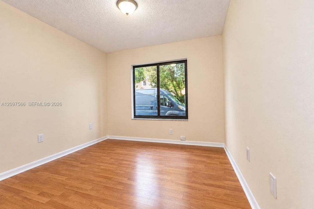 For Rent: $3,000 (3 beds, 2 baths, 1481 Square Feet)