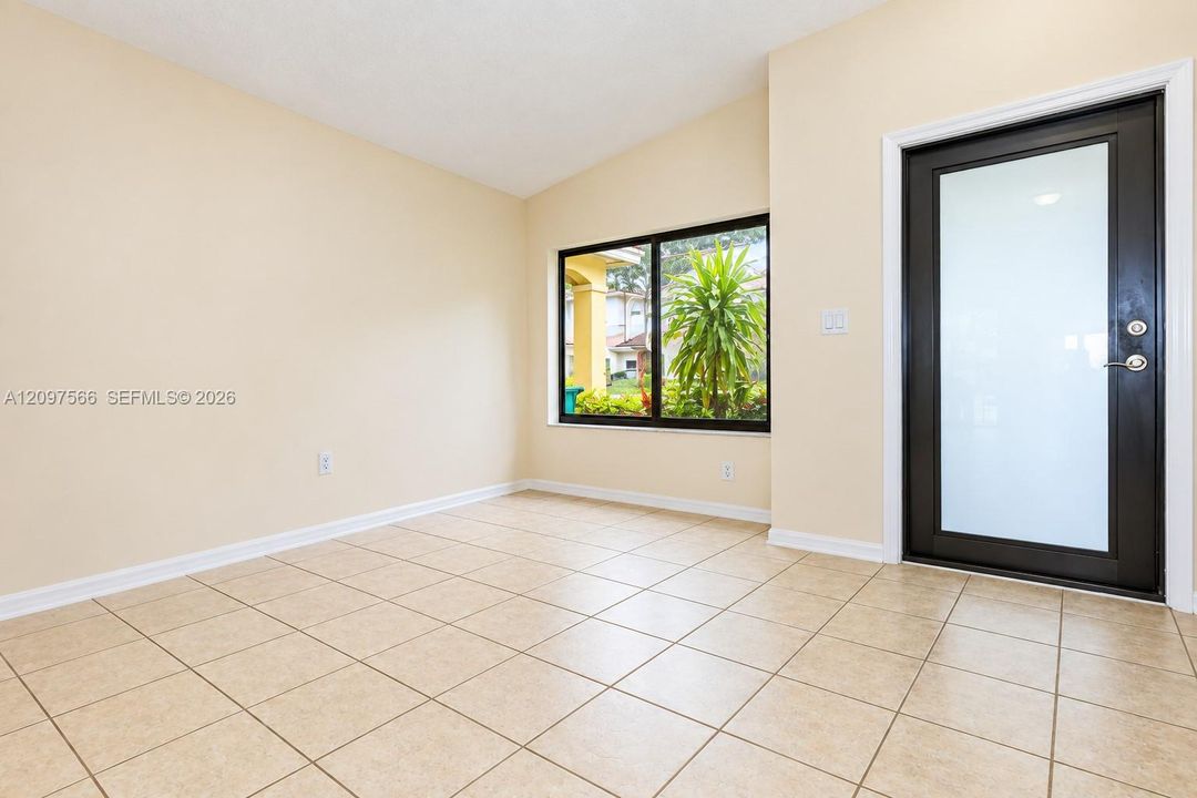 For Rent: $3,000 (3 beds, 2 baths, 1481 Square Feet)