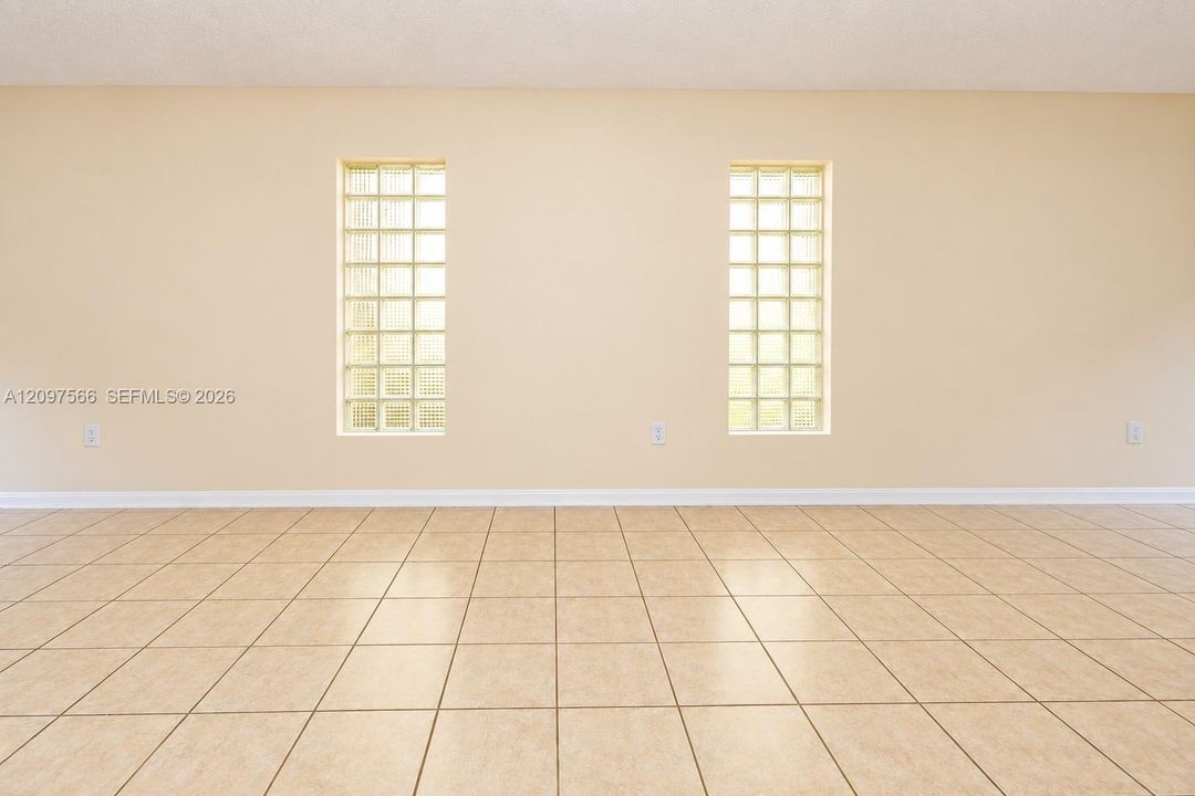 For Rent: $3,000 (3 beds, 2 baths, 1481 Square Feet)