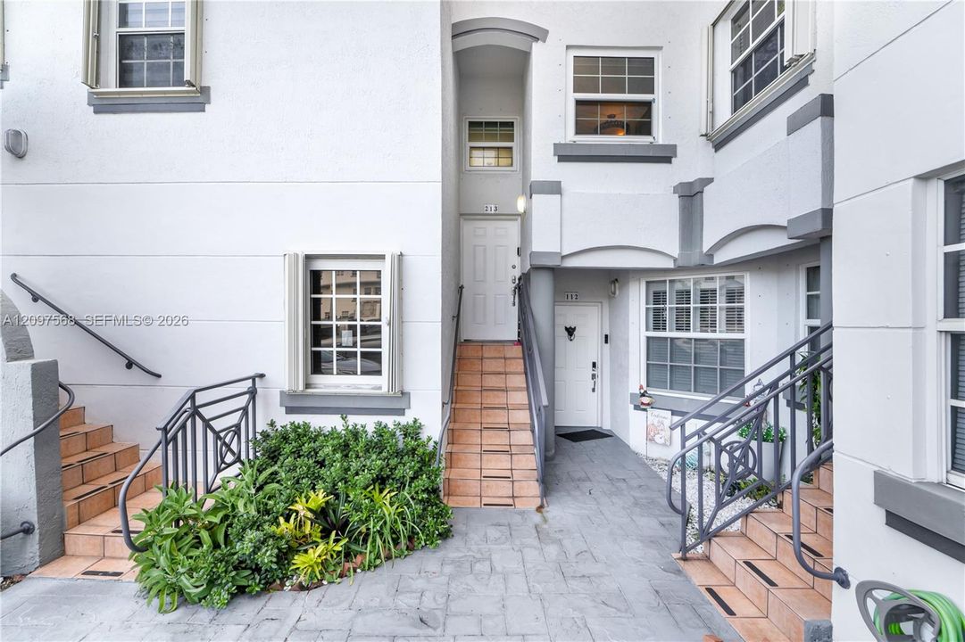 For Sale: $475,000 (3 beds, 2 baths, 1650 Square Feet)