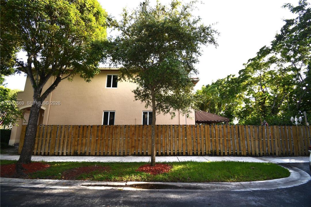 For Rent: $6,200 (4 beds, 3 baths, 2105 Square Feet)