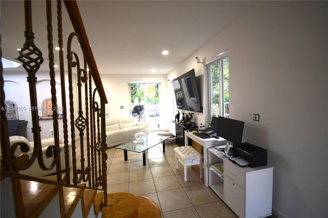 For Rent: $6,200 (4 beds, 3 baths, 2105 Square Feet)