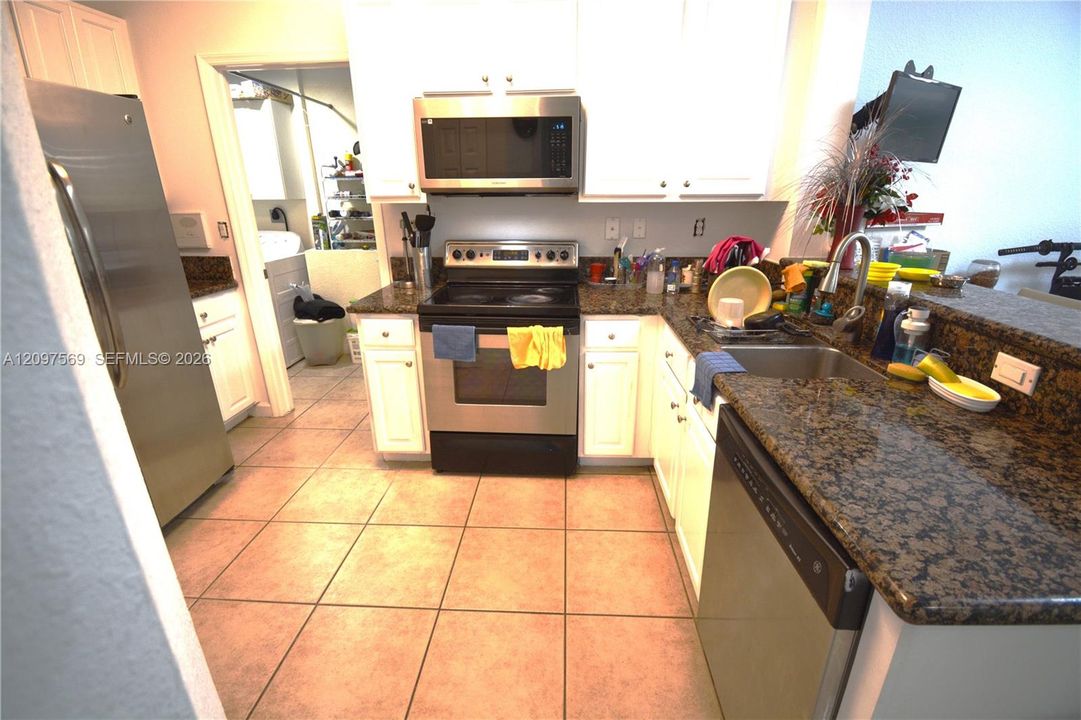 For Rent: $6,200 (4 beds, 3 baths, 2105 Square Feet)