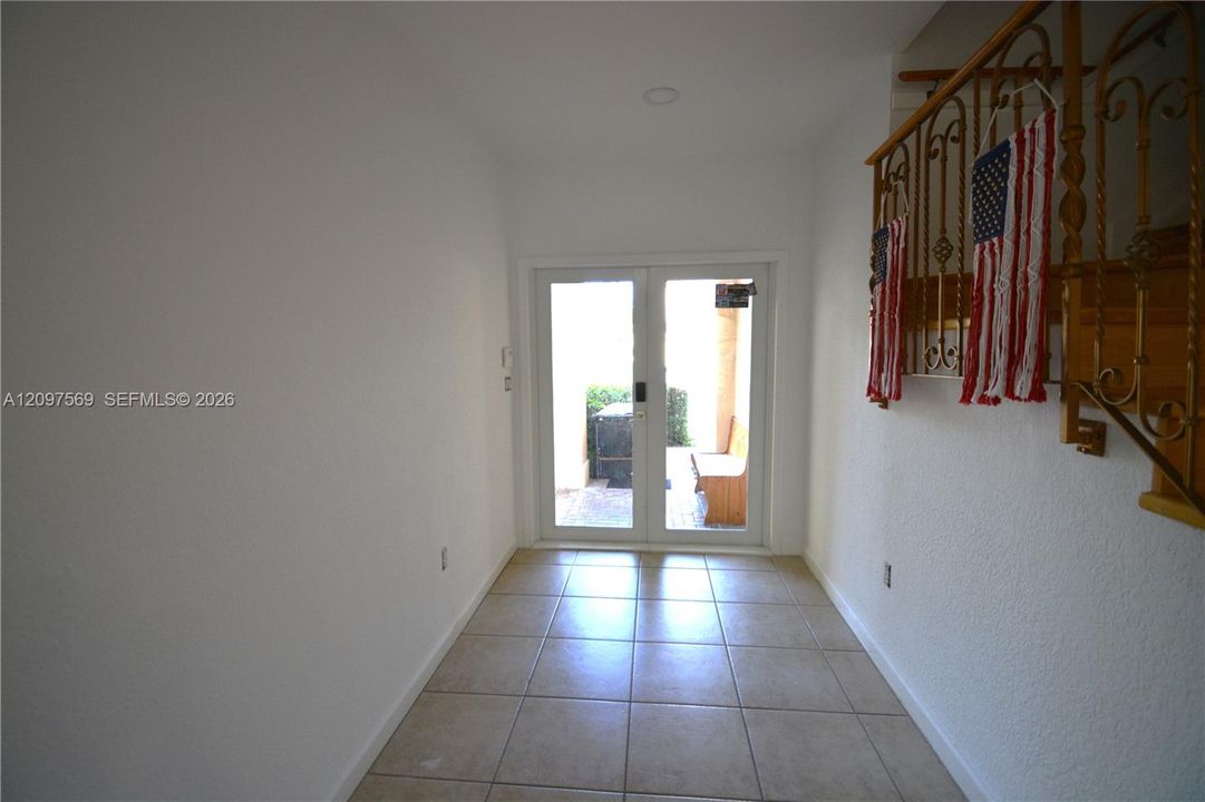 For Rent: $6,200 (4 beds, 3 baths, 2105 Square Feet)
