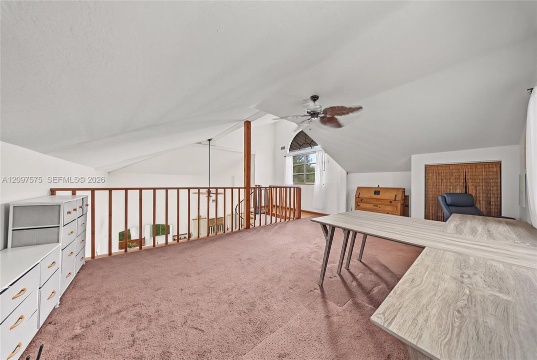 En Venta: $749,000 (3 camas, 2 baños, 1500 Pies cuadrados)