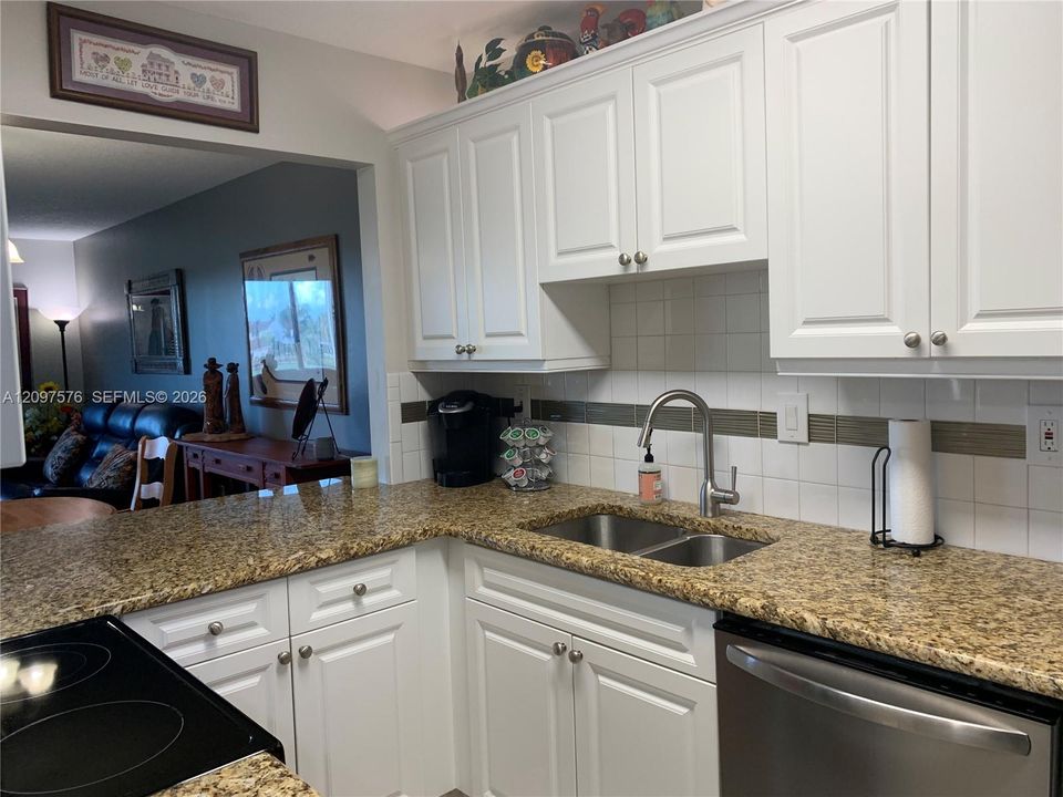 For Sale: $239,000 (2 beds, 2 baths, 1186 Square Feet)
