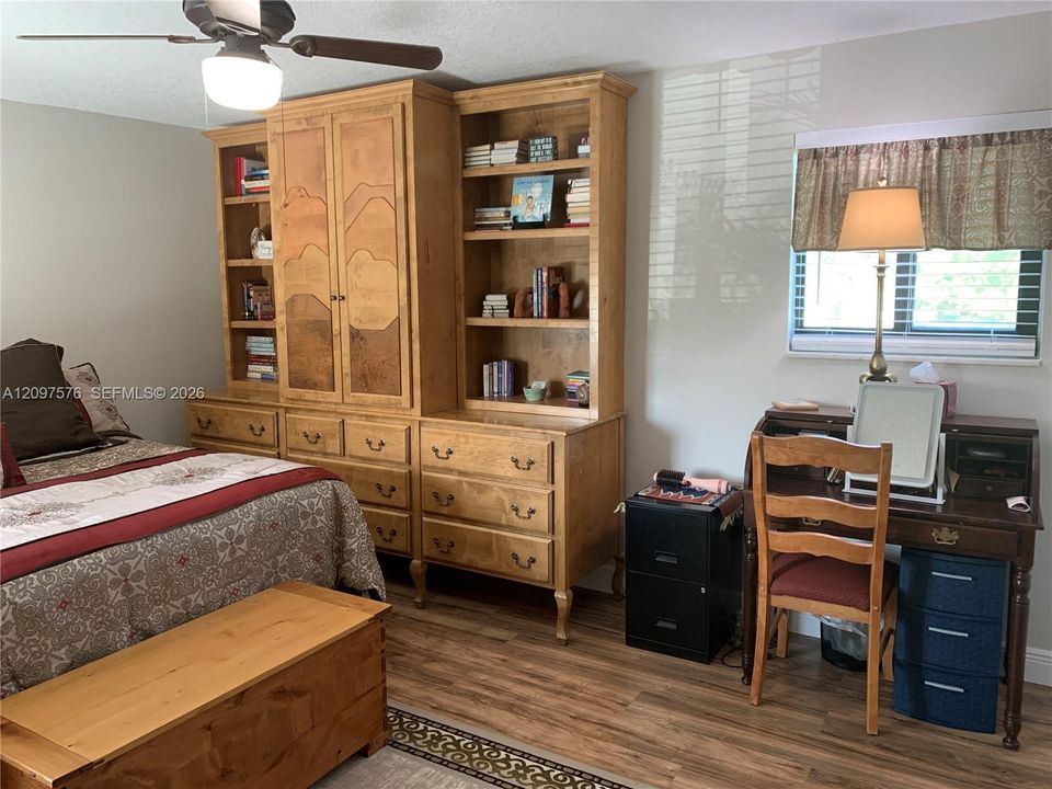 For Sale: $239,000 (2 beds, 2 baths, 1186 Square Feet)