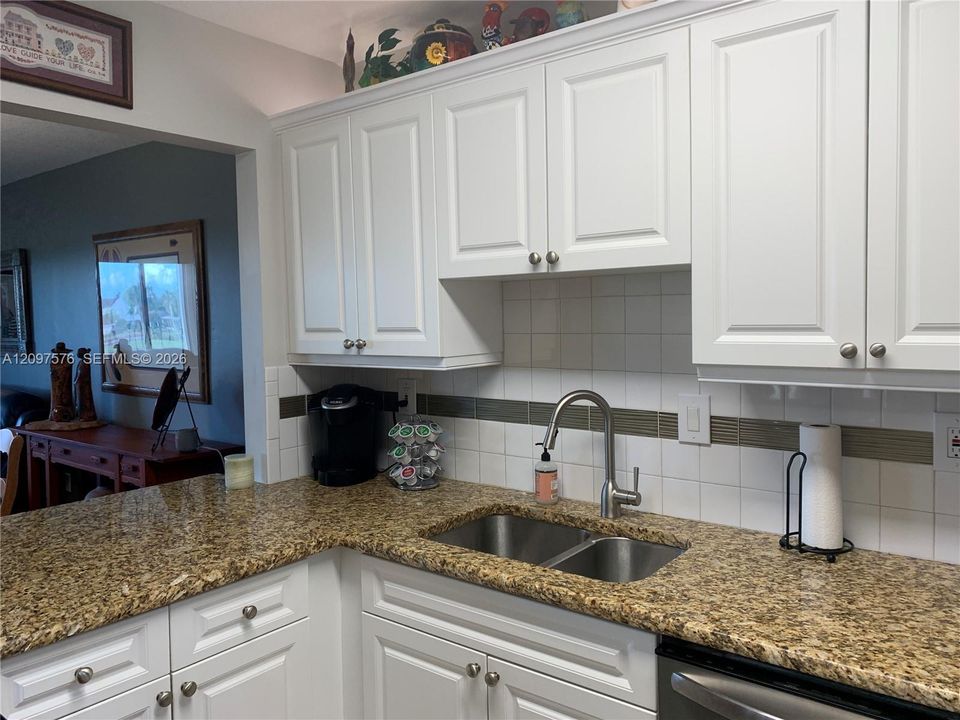 For Sale: $239,000 (2 beds, 2 baths, 1186 Square Feet)