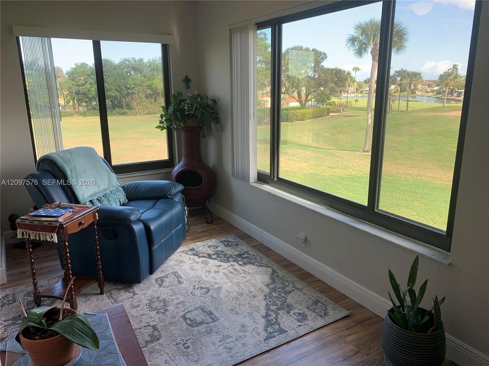 For Sale: $239,000 (2 beds, 2 baths, 1186 Square Feet)
