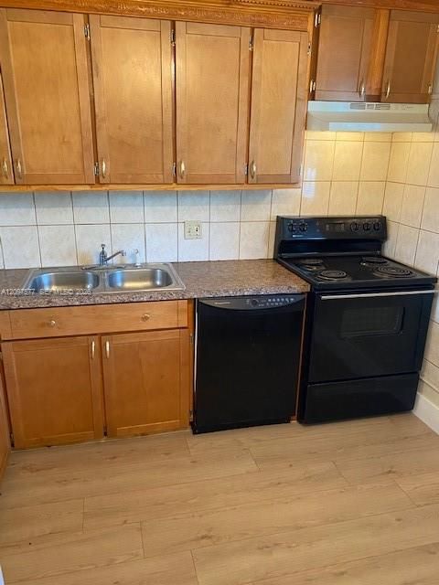 For Rent: $1,800 (2 beds, 2 baths, 1000 Square Feet)