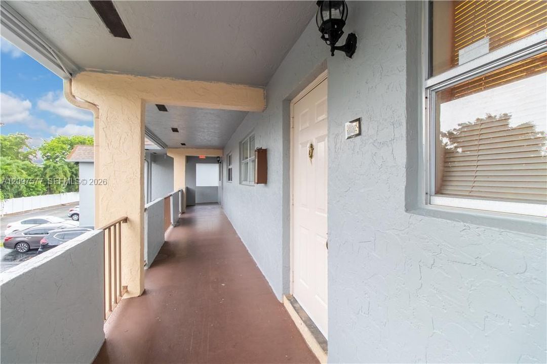 For Rent: $1,800 (2 beds, 2 baths, 1000 Square Feet)
