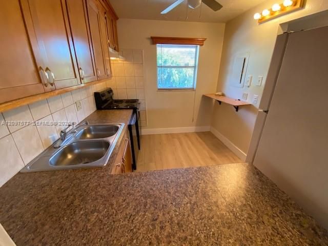 For Rent: $1,800 (2 beds, 2 baths, 1000 Square Feet)