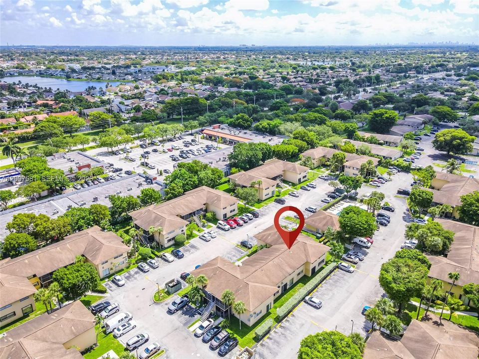 For Sale: $225,000 (2 beds, 2 baths, 825 Square Feet)