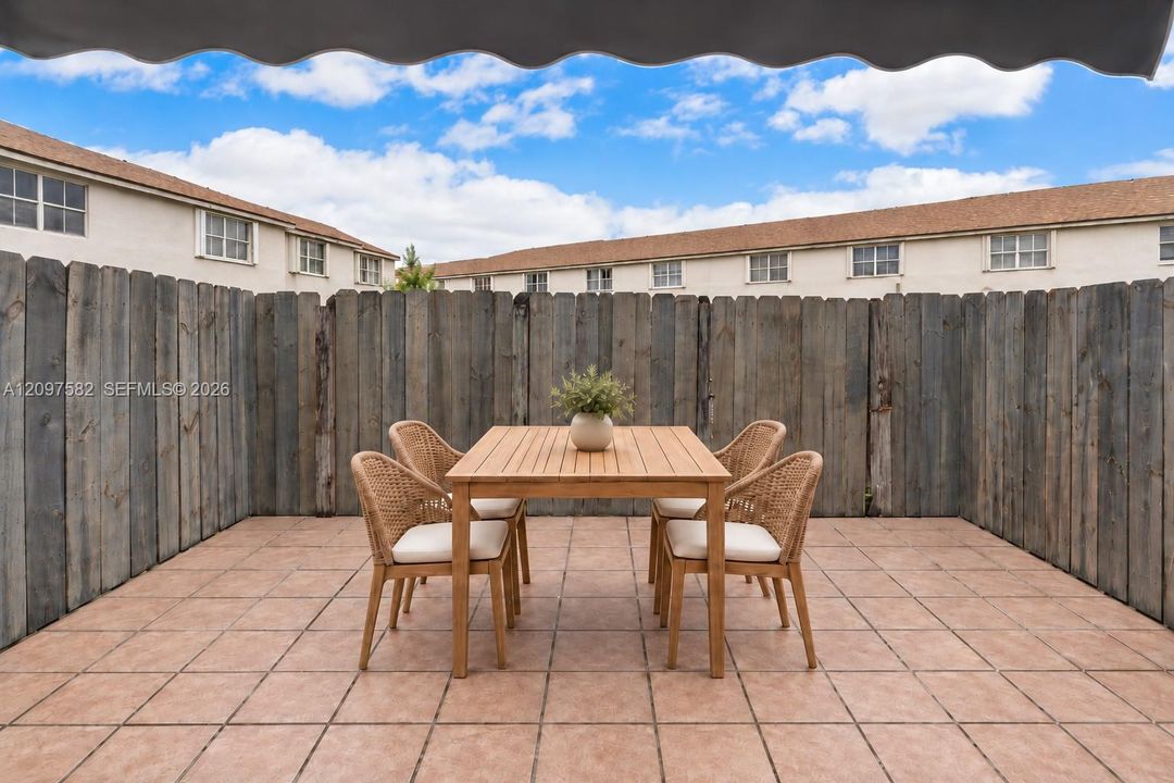 For Sale: $390,000 (3 beds, 2 baths, 1520 Square Feet)