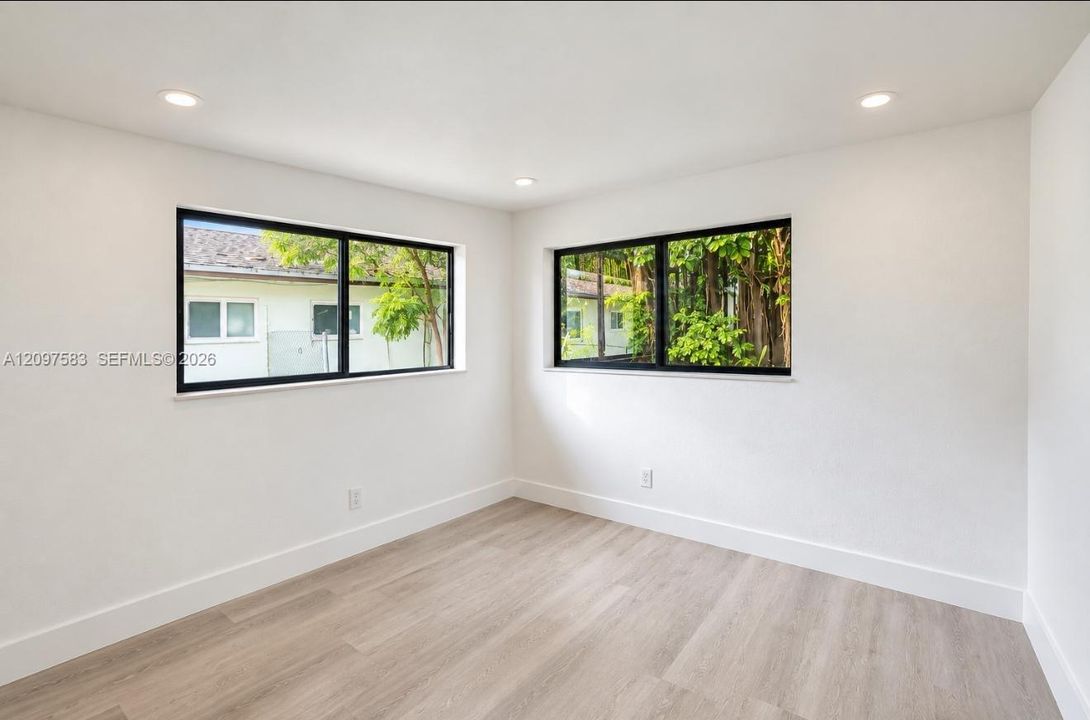 For Rent: $2,100 (2 beds, 1 baths, 1539 Square Feet)