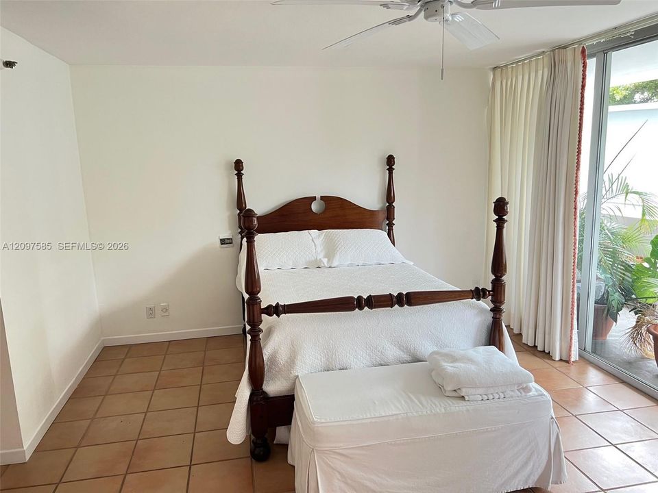 En Renta: $4,800 (2 camas, 2 baños, 1636 Pies cuadrados)