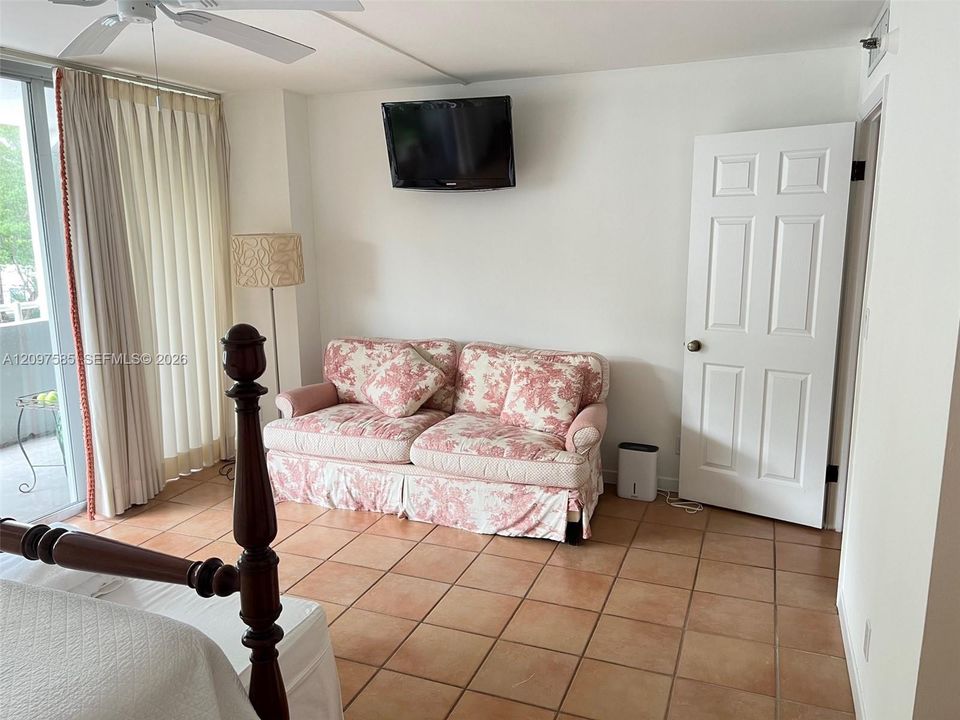 En Renta: $4,800 (2 camas, 2 baños, 1636 Pies cuadrados)