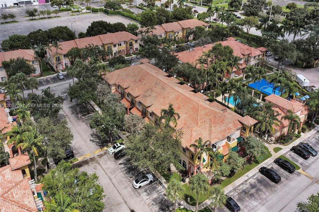 For Sale: $284,999 (2 beds, 2 baths, 1224 Square Feet)