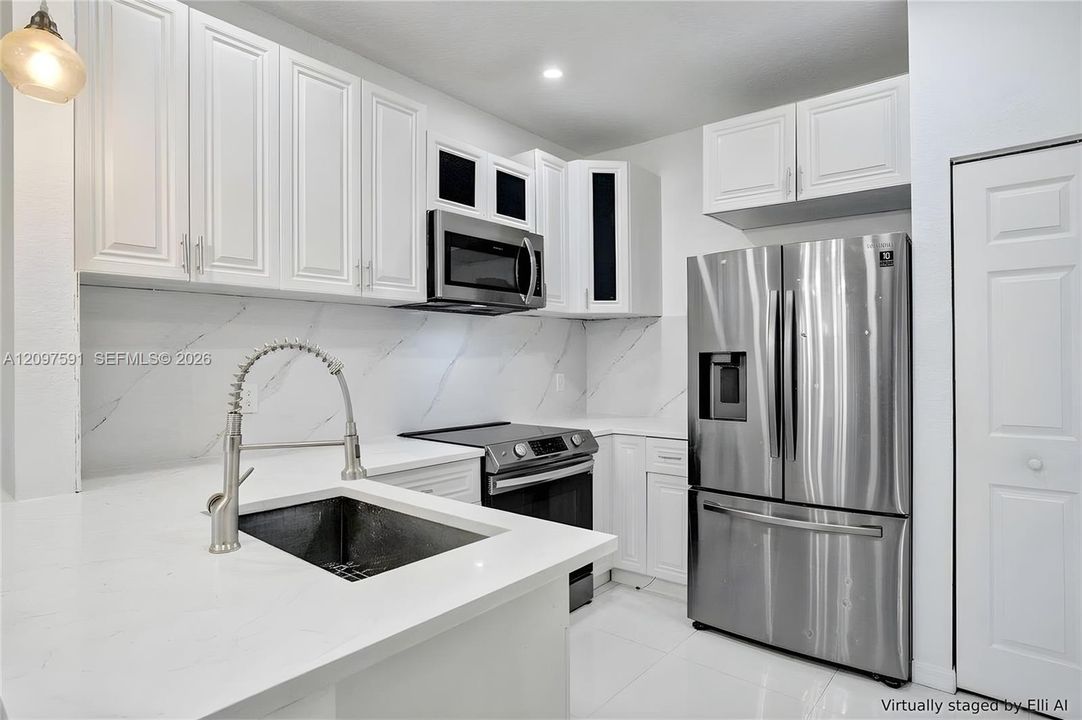 For Sale: $284,999 (2 beds, 2 baths, 1224 Square Feet)