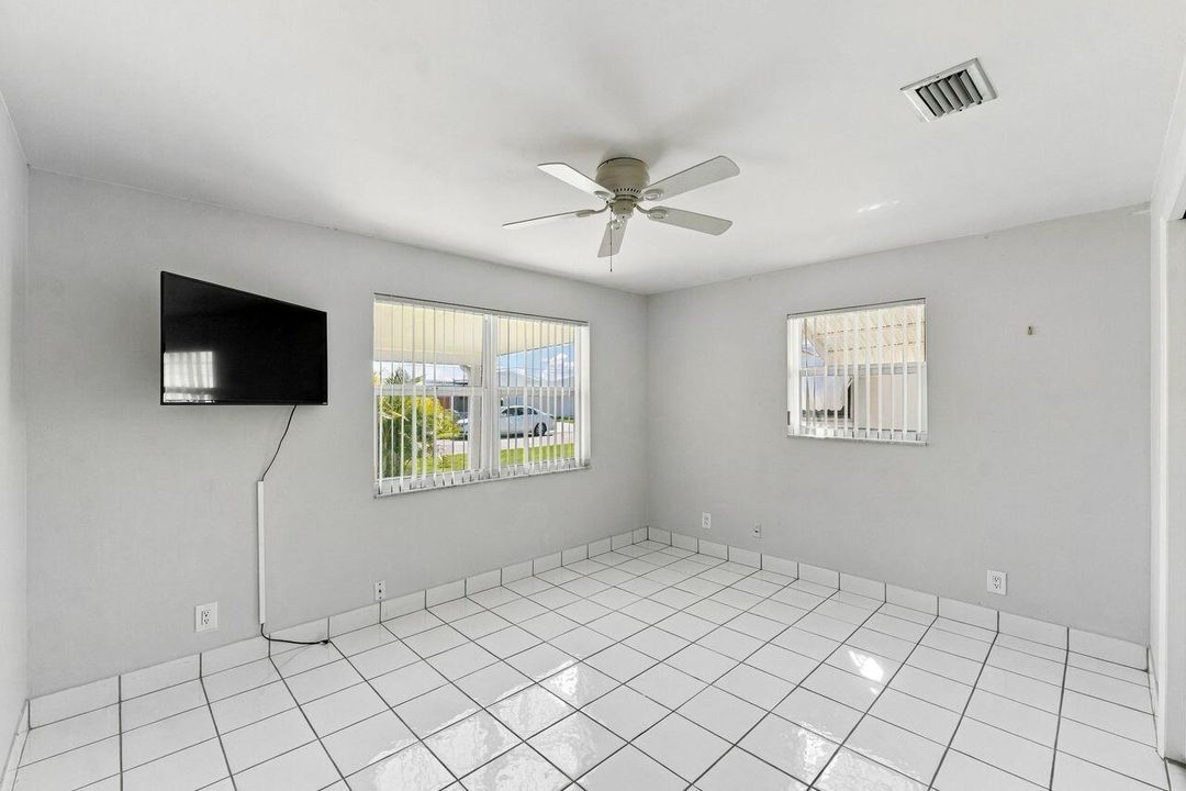 2nd Bedroom
