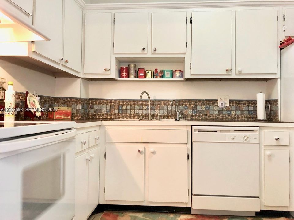 For Sale: $240,000 (2 beds, 2 baths, 1132 Square Feet)