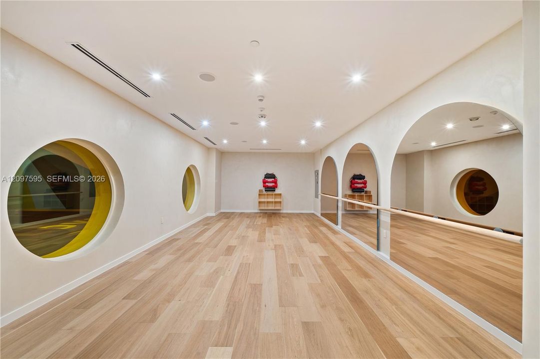 For Sale: $1,295,000 (2 beds, 2 baths, 0 Square Feet)