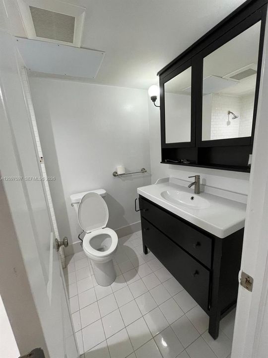 For Rent: $2,200 (2 beds, 2 baths, 780 Square Feet)