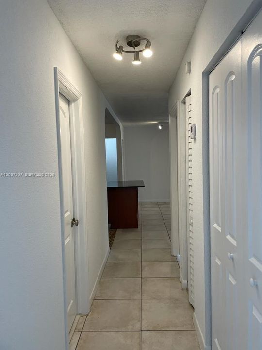 For Rent: $2,200 (2 beds, 2 baths, 780 Square Feet)