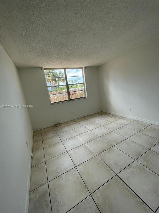 For Rent: $2,200 (2 beds, 2 baths, 780 Square Feet)